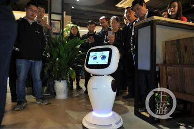 智能养老伴侣 机器人如何化解独居老人的孤独与风险