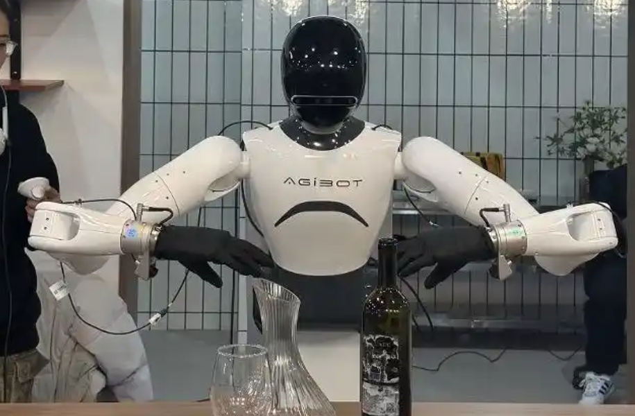 百亿美金战略提速，荣耀入局引爆机器人概念股涨停潮